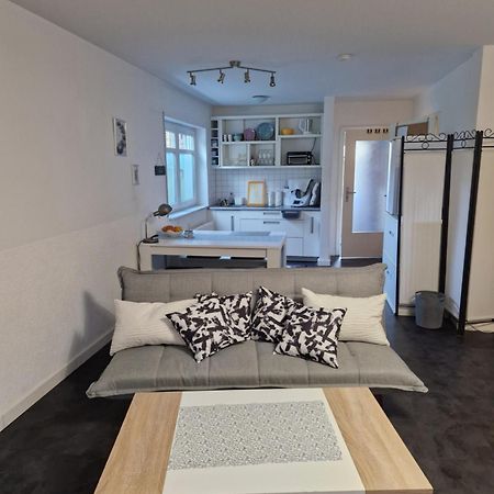 Souterrain-Wohnung Mit Kostenlosem Stellplatz Лейпциг Экстерьер фото